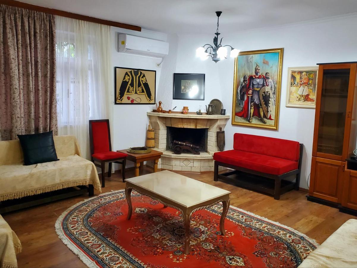 Unique Traditional House, Hosted By J&G Tirana Kültér fotó