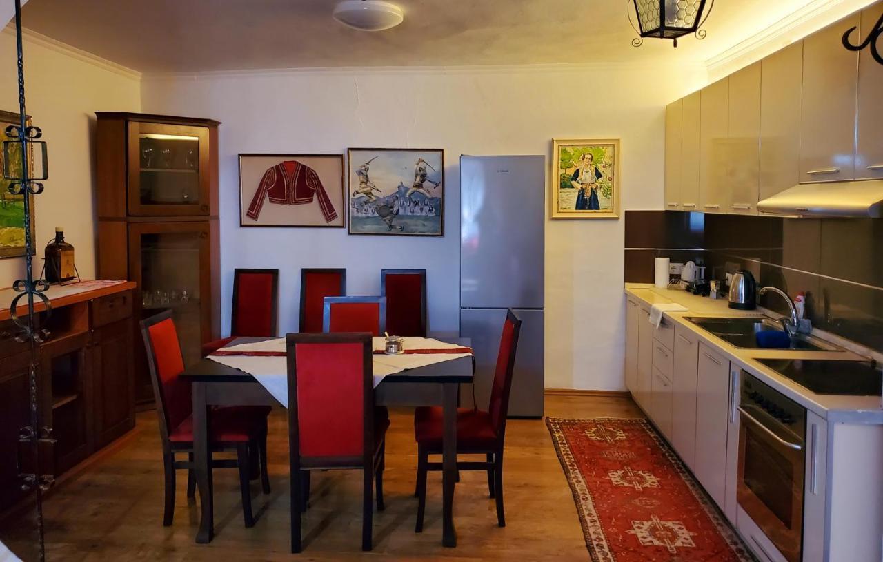 Unique Traditional House, Hosted By J&G Tirana Kültér fotó