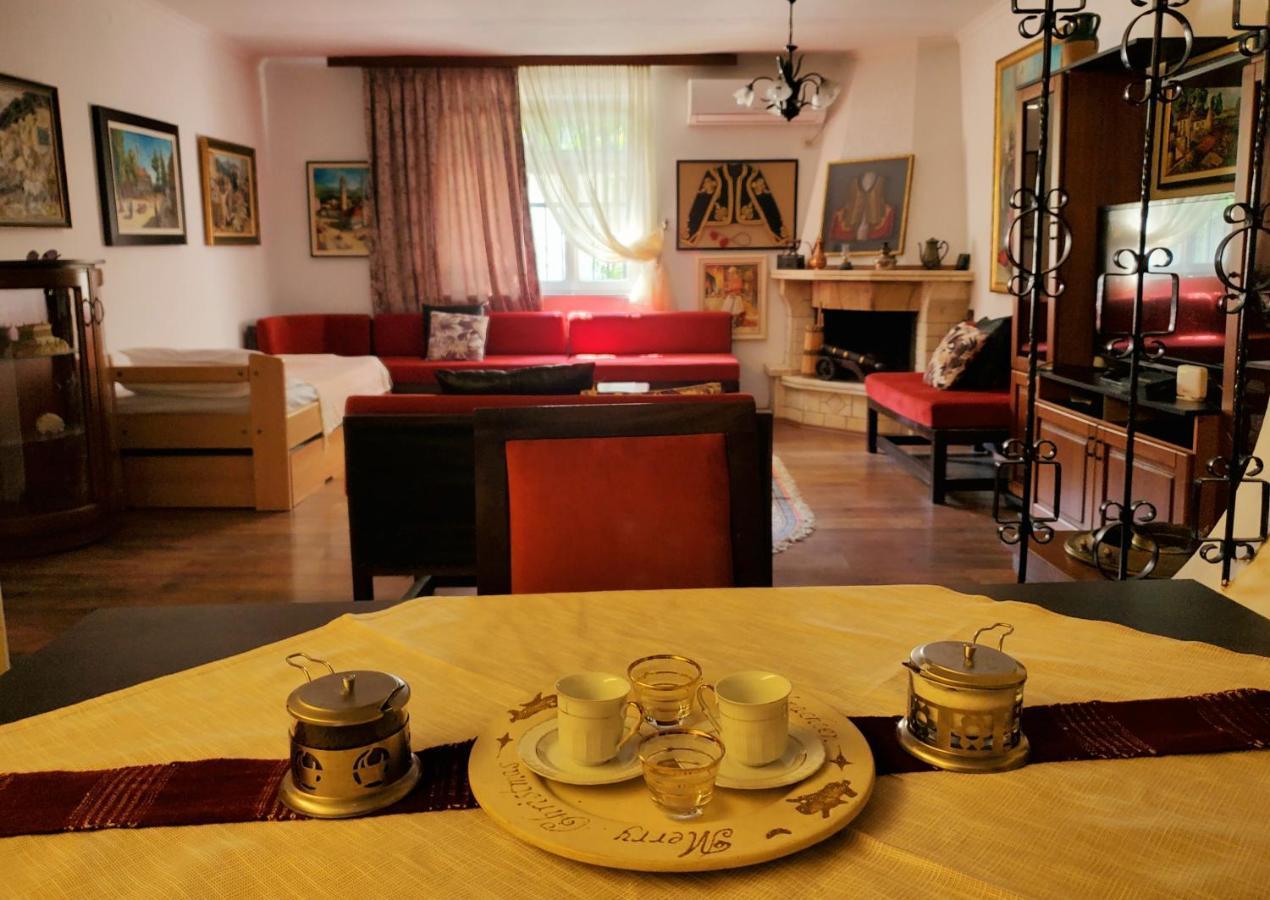 Unique Traditional House, Hosted By J&G Tirana Kültér fotó